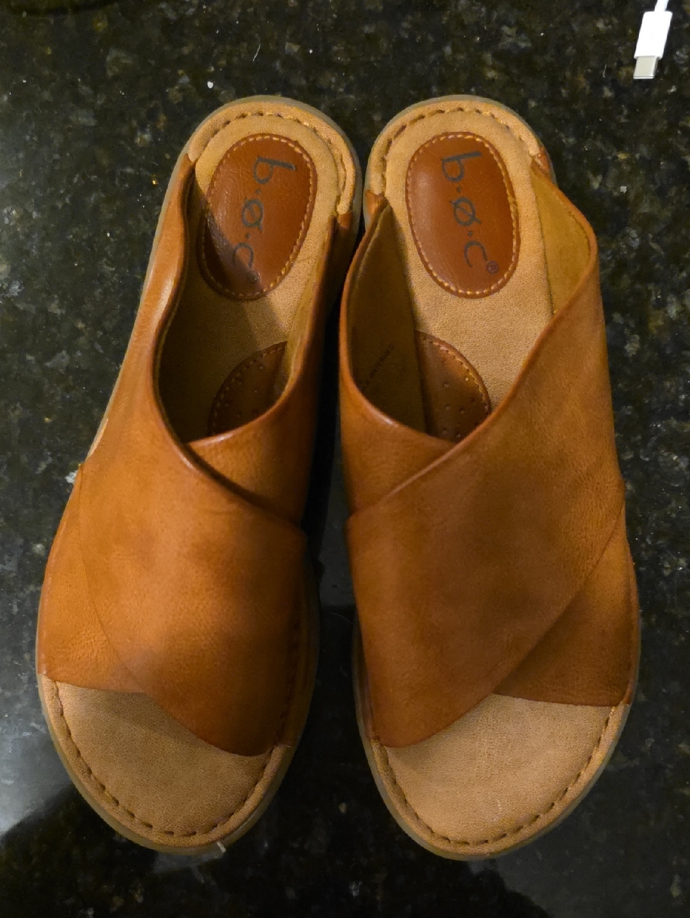 b.o.c. Cognac Leather Crossover Slide Sandam Sz 8